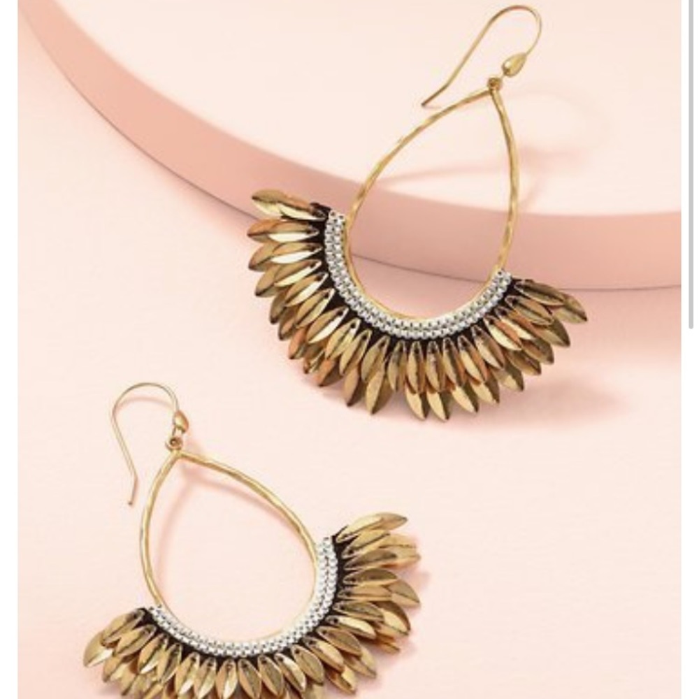 Stella & dot Pegasus Earrings!! Spring 2019